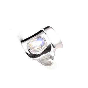 แหวนฝามูนสโตนสีรุ้ง925พลอยทรงวงรีขัดเงาทำมือสำหรับผู้ชายผู้หญิงของขวัญสำหรับงานแต่งงาน - Product Image 2