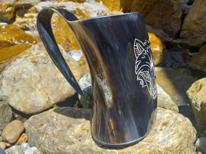 Taza Moderna de Cuerno, Innovación Natural Hecha a Mano para una Vida Contemporánea por Tradebit - Product Image 3