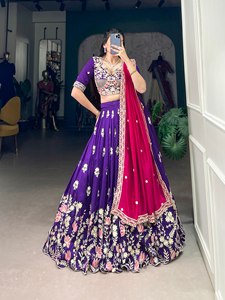 Dernier modèle de choli en soie Vichitra avec broderie de paillettes et de fils, extensible et réversible, pour femmes, idéal pour les occasions de fête, mariage et Diwali - Product Image 3