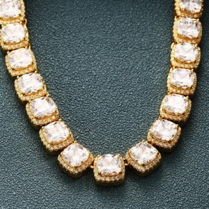 สร้อยคอเทนนิส Moissanite ทรงเบาะสีเงิน925ขนาด10มม. ทำด้วยมือ100% และชุดแฮนด์เมดสร้อยคอเทนนิส VVS Moissanite สำหรับผู้ชายอินเดีย - Product Image 3