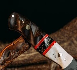 Couteau de camping Lame enduite de poudre noire faite à la main avec manche en bois Couteau de chasse Cadeau pour votre père et votre mère. - Product Image 3