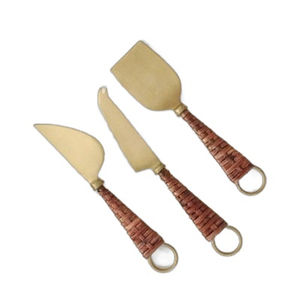 Juego de cuchillos para queso de acero inoxidable de 3 piezas de lujo más vendidos, logotipo personalizado, recién llegado, uso doméstico, vajilla de Metal de bambú, utensilios de cocina - Product Image 1