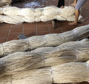 Núcleo de ratán duradero de Vietnam para la fabricación profesional de muebles de mimbre y tareas de tejido complejas con hebras suaves - Product Image 3