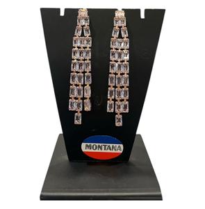 Venta al por mayor de pendientes de moda para damas con piedras brillantes AD en chapado en oro y plata diseños modernos y elegantes - Product Image 1