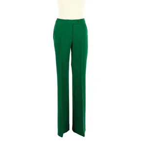 Pantalones pitillo de fondo de campana verde elegantes y versátiles con cierre de botón y bolsillos para cena especial de cóctel de oficina