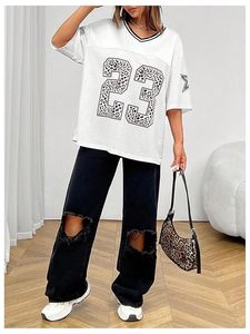 Jersey de mujer de moda, camisetas de gran tamaño, gráfico de letras, cuello en V, Media manga, ropa de calle, camisetas cómodas y elegantes - Product Image 4