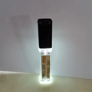 NOUVEAU Tube de brillant à lèvres LED avec bouchon à vis, capacité 6,5 ml, en plastique, logo et couleur personnalisables - Product Image 3