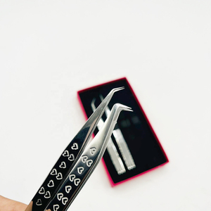 Pince à épiler semi-incurvée gravée en argent à 45 degrés avec cœur pointu droit Logo personnalisé Utilisation durable des cils en acier inoxydable - Product Image 2