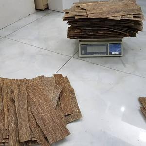 Calidad Superior Vietnam Oud Agarwood Chips Precio razonable Aceite esencial puro Fragancias aromáticas Miel de madera de canela - Product Image 6