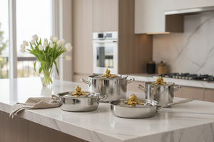 Ensemble de casseroles et poêles élégantes et écologiques en fer martelé à la main, avec couvercle décoratif doré, pour service et table. - Product Image 4