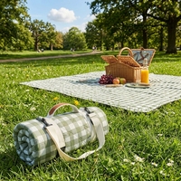 Couverture de pique-nique pliable imprimée OEM, tapis de plage rembourré 3 couches, imperméable et anti-sable, pour extérieur, gazon, camping, avec sangle