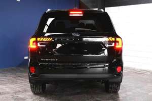 Ford Everest Platinum 2024, Automático, Tracción Total Permanente, Volante a la Derecha - Product Image 2