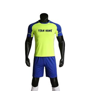 Conjunto de Camiseta y Pantalones Cortos de Fútbol para Hombre, Personalizados con Nombre y Número, Transpirables, 100% Poliéster, Impresión por Transferencia de Calor, para Entrenamiento - Product Image 3
