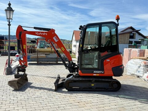 รถขุดขนาดเล็ก Kubota KX027-4 น้ำหนัก 2.7 ตัน เครื่องยนต์ดีเซล ระบบไฮดรอลิก แบบตีนตะขาบ พร้อมระบบ Powertilt และห้องโดยสาร ขาย - Product Image 2