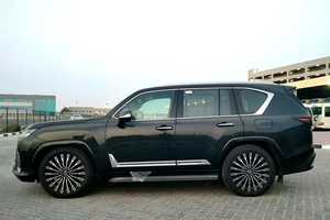NUOVISSIMO LEXUS LX-SERIES-700H 2025 0KM 400-499CV 6 CILINDRI 5 POSTI TRASMISSIONE AUTOMATICA - Product Image 2