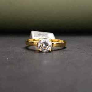 Anillo de Compromiso de Oro Sólido de 18 Quilates con Moissanita de Corte Cojín, Certificado por IGI, Moderno y Exclusivo, Ideal para Regalo - Product Image 2