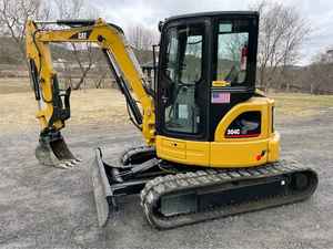รถขุดขนาดเล็ก CAT 304C CR แบบตีนตะขาบ ใช้สำหรับงานก่อสร้างในฟาร์ม - Product Image 1