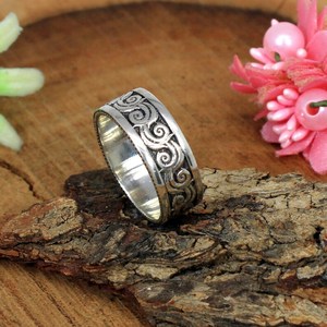 Anillo de pulgar oxidado de plata de ley 92,5 chapado en rodio con incrustaciones de oro amarillo patrón de joyería fina Ajuste de número 7,50G - Product Image 2