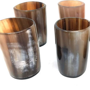 Verres à boire en corne naturelle de style Viking, de qualité supérieure, polis, écologiques, cadeau d'affaires de haute qualité - Product Image 1