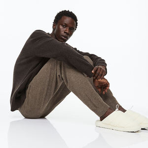 Pantalon de survêtement slim de couleur vierge pour hommes avec logo personnalisé pour l'hiver - Product Image 3