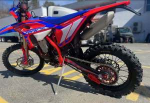 Moto tout-terrain Beta Motorcycles 350 RR Race 2026 PRÊTE À LA VENTE – Prête à la Course - Product Image 5