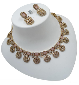 ENSEMBLE DE BIJOUX INDIENS TRADITIONNELS ET À LA MODE EN CUIVRE ENSEMBLE DE BIJOUX DE MARIAGE POUR FEMMES BOUCLES D'OREILLES ET COLLIER - Product Image 1