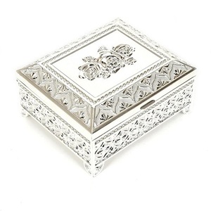 Boîte à bijoux décorative de luxe faite à la main de conception moderne finie en or et blanc pour bagues collier et pendentif - Product Image 5