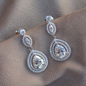 Pendiente de Plata de Ley 925 auténtica en forma de pera Moissanite 925 estampado para ocasiones de fiesta - Product Image 1
