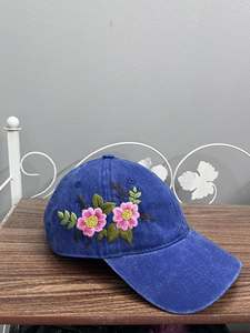 Gorra de Béisbol Personalizada de Alta Calidad, Bordada a Mano, 100% Algodón, con Diseño Personalizado en la Parte Delantera y Trasera - Product Image 1