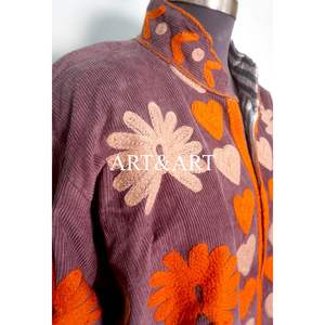 Veste matelassée en coton 100% luxueuse, brodée à la main, motif floral, détails complexes, élégance intemporelle, spécial hiver - Product Image 3