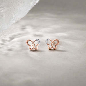 Pendientes de Diamantes con Forma de Mariposa Brillante - Product Image 1