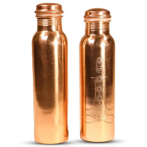 Bouteille d'eau artisanale en cuivre pur avec poignée martelée 1000 ml, couvercle écologique, grande capacité, pour usage domestique - Product Image 1