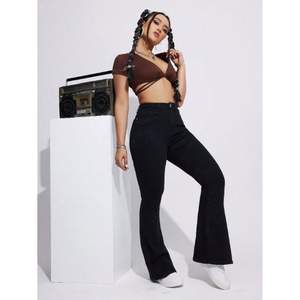 Vaqueros de mezclilla negros de corte holgado acampanados para mujer, de tiro alto, estilo callejero, elásticos, a la moda, tallas 26-40 - Product Image 5