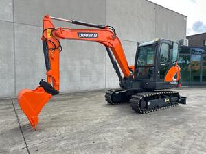 Livraison gratuite DX55-9C Excavatrice sur chenilles de 5,4 tonnes |   36,2 kW |   Profondeur de creusement de 3,8 m |   Portée de 6,14 m |   Seau de 0,18 m³ - Product Image 1