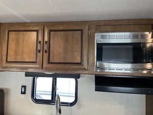 Remolque de Campamento Usado Crossroads Zinger 288RR 2017 en Venta - Product Image 3
