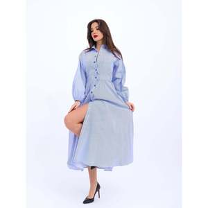 Vestido a Rayas Azules y Blancas 5903 con Cintura Natural y Característica Transpirable - Product Image 4