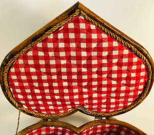 Giỏ đi dã ngoại bằng mây hình trái tim có tay cầm đôi, lót gingham màu đỏ và nắp an toàn cho các cuộc tụ họp ngoài trời từ Việt Nam - Product Image 3