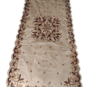 Nappe de table à manger 6 places brodée d'or faite à la main nappe de luxe élégante pour le décor de salle à manger du nouvel an - Product Image 1