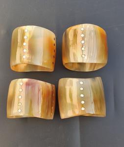 Brazalete de Cuerno de Búfalo Natural, Brazaletes de Cuerno Hechos a Mano para una Moda Elegante y Sostenible - Product Image 3