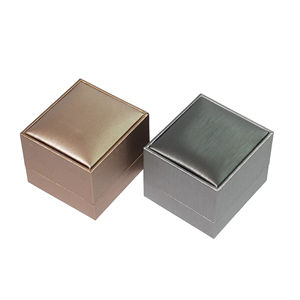 Elegante estilo italiano impreso cuadrado anillo titular cajas de joyería elegante solución de almacenamiento para sus valiosos anillos - Product Image 1