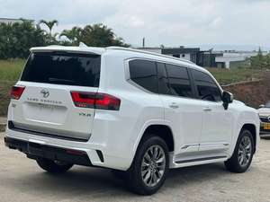 2023 asequible tToy-ota La-nd cCru-iser - Product Image 4