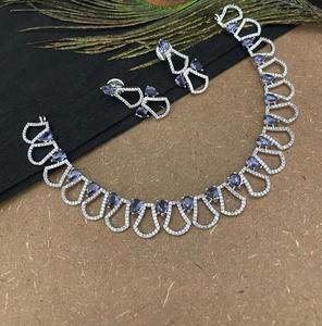 Beau ton argent d'excellente qualité avec collier en pierre AD serti de boucles d'oreilles pour femmes et filles vêtements de mariage - Product Image 6