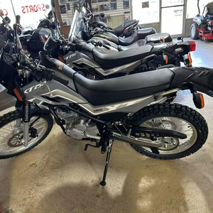 Motocicleta Yamaha XT250 2025 como nueva, original - Product Image 1