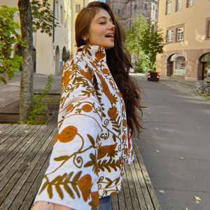 Nueva chaqueta de invierno Suzani de moda bordada a mano último proveedor de ropa de mujer chaqueta Boho Chic Suzani para mujer - Product Image 1