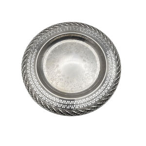 Plato Base de Metal Plateado Antiguo, Redondo, Moderno, con Diseño Ornamentado en Relieve, Plateado en Níquel, para Decoración de Mesa de Bodas y Eventos - Product Image 2