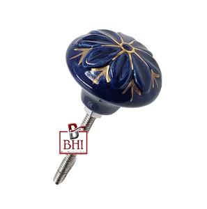 Pomos de puerta de cerámica pintados a mano hechos a medida disponibles en una gran variedad de diseños pintados a mano - Product Image 4