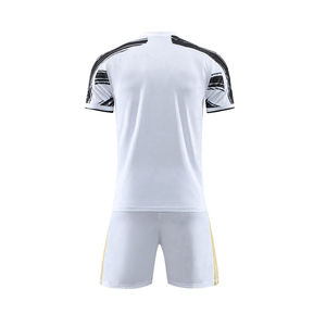 Uniformes de fútbol personalizados al por mayor | Camisetas y pantalones cortos de fútbol personalizados | Kits de ropa deportiva de equipo de secado rápido transpirable - Product Image 2