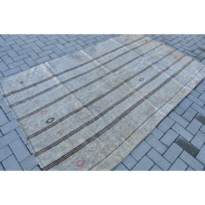 Alfombra Turca Vintage de 4.8x7.9 pies (147x240 cm), Alfombra Kilim Gris con Bordes - Product Image 2