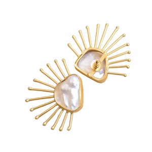 Серьги-гвоздики с жемчугом - Product Image 4