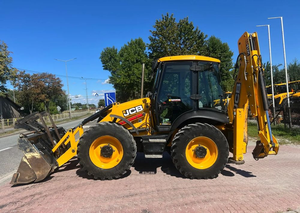 La chargeuse-pelleteuse JCB 4CX utilisée en bon état à vendre comprend un moteur et une boîte de vitesses - Product Image 6